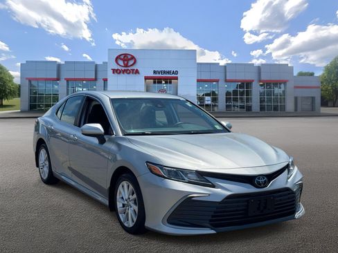 Certified 2023 Toyota Camry LE FWD image 2