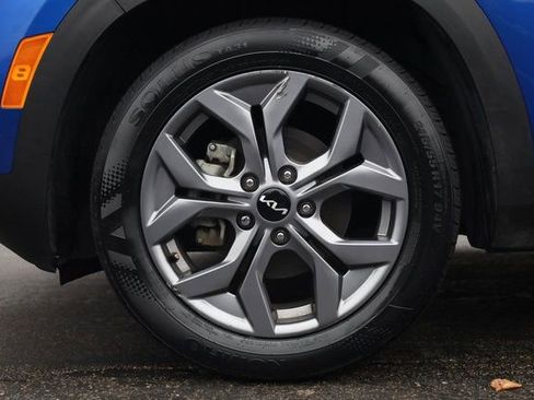 Certified 2024 Kia Seltos S image 9