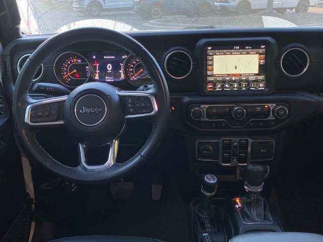 Used 2022 Jeep Wrangler Unlimited Sahara w/ LED Lighting Group AWD/4WD image 8