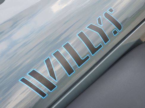 Used 2025 Jeep Wrangler Sport image 19