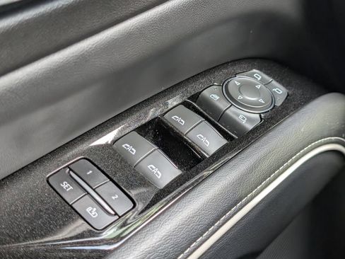 Certified 2022 Cadillac Escalade Luxury AWD/4WD image 30