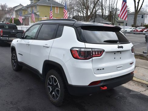 Used 2024 Jeep Compass Trailhawk AWD/4WD image 8