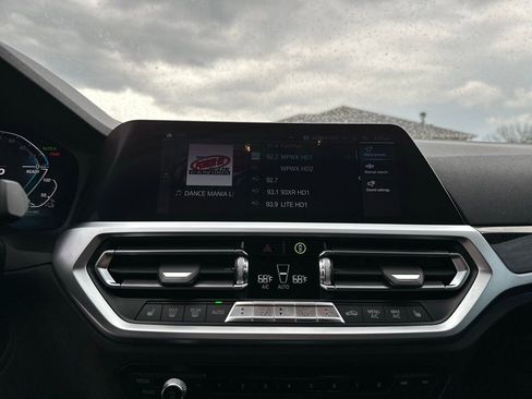 Used 2021 BMW 330e xDrive w/ Premium Package image 33