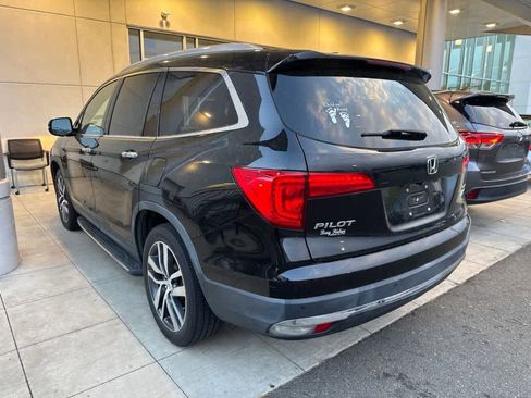 Used 2017 Honda Pilot Touring image 2