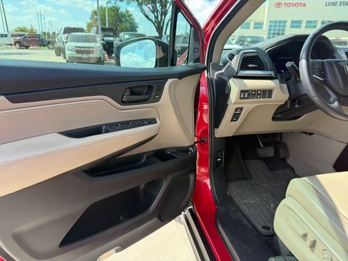 Used 2023 Honda Odyssey EX-L image 5