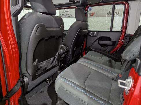 Used 2024 Jeep Wrangler Unlimited Rubicon 4xe AWD/4WD image 12