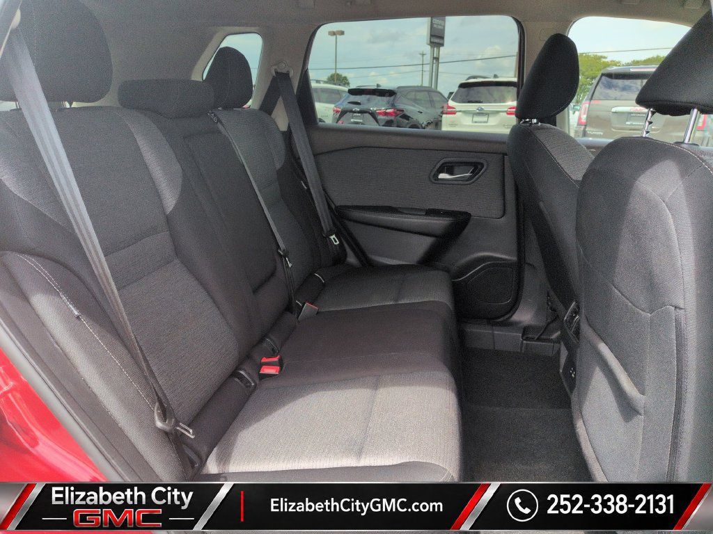 Used 2023 Nissan Rogue SV AWD/4WD image 19
