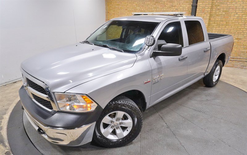 Used 2021 RAM 1500 4x4 Crew Cab Classic w/ Chrome Appearance Group image 2
