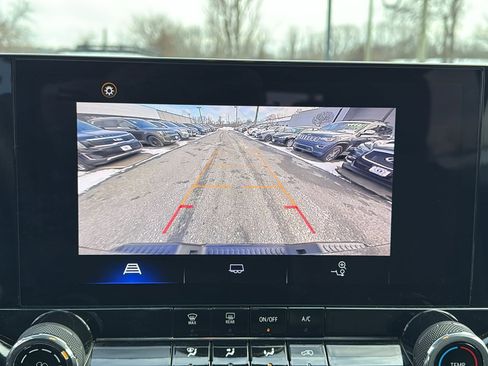 Used 2024 Chevrolet Colorado Trail Boss w/ Advanced Trailering Package image 19