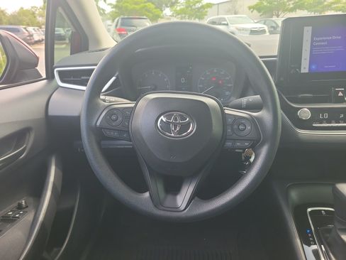 Used 2025 Toyota Corolla LE FWD image 16
