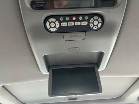 Used 2010 Honda Pilot Touring image 29