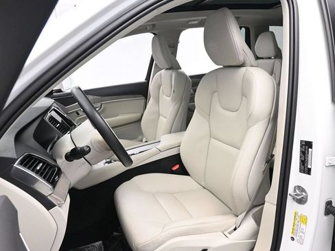 Used 2024 Volvo XC90 T8 Plus AWD/4WD image 12
