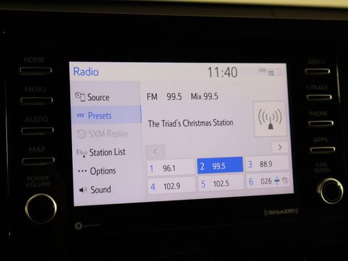 Used 2021 Toyota Camry SE w/ Convenience Package FWD image 29