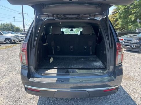 Used 2021 Chevrolet Suburban LT RWD image 6