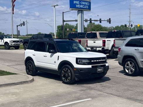 Certified 2024 Ford Bronco Sport Outer Banks w/ Tech Package AWD/4WD image 7