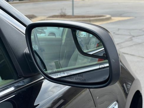 Used 2017 Ford Taurus SEL image 35