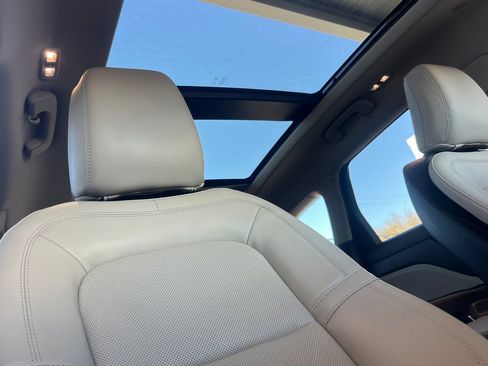 Certified 2025 Lincoln Corsair Grand Touring w/ Equipment Group 301A AWD/4WD image 14