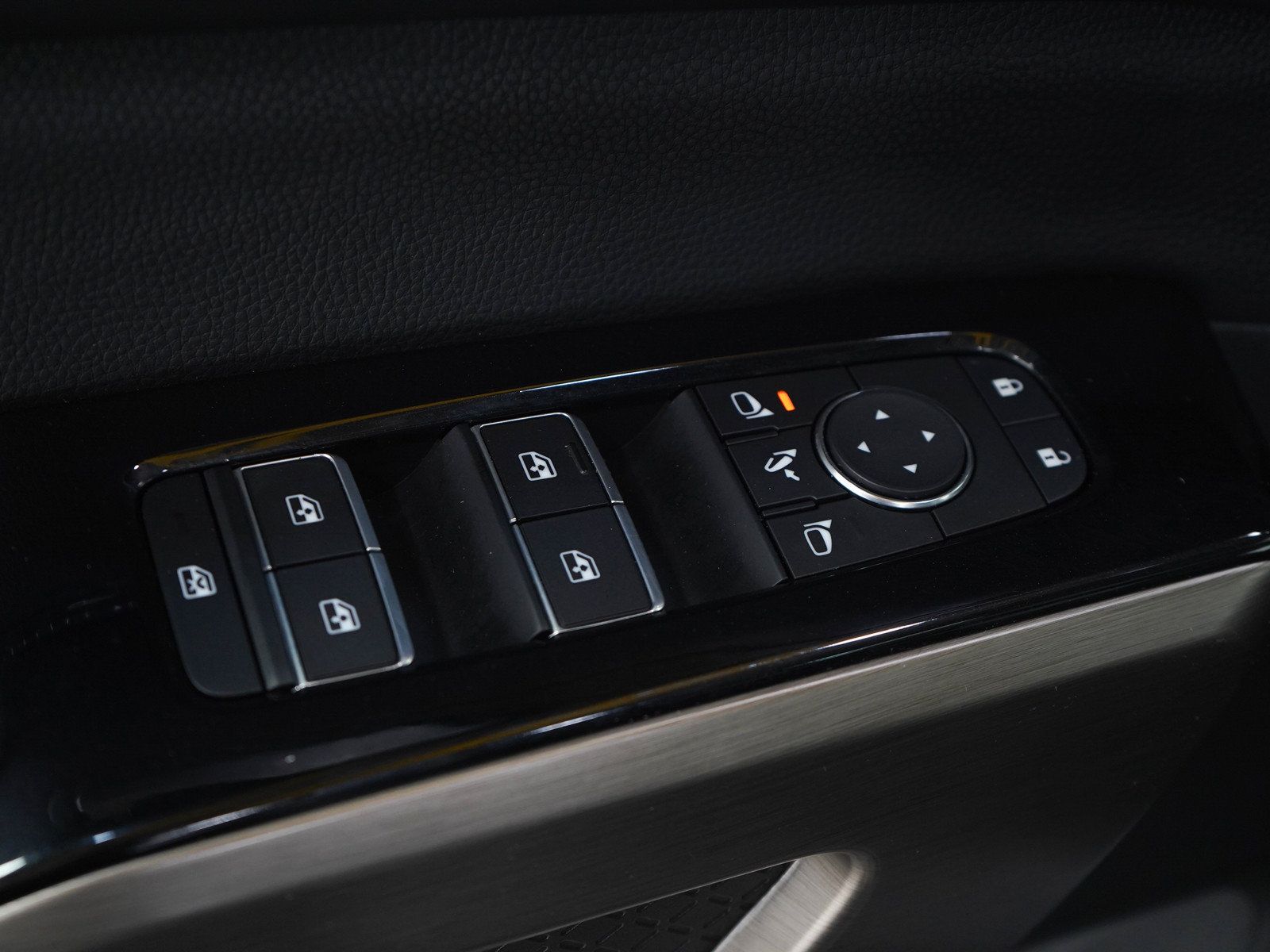 Used 2024 Nissan Pathfinder Platinum AWD/4WD image 27