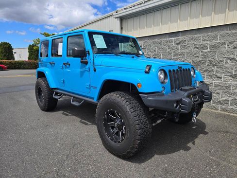 Used 2017 Jeep Wrangler Unlimited Sahara AWD/4WD image 11