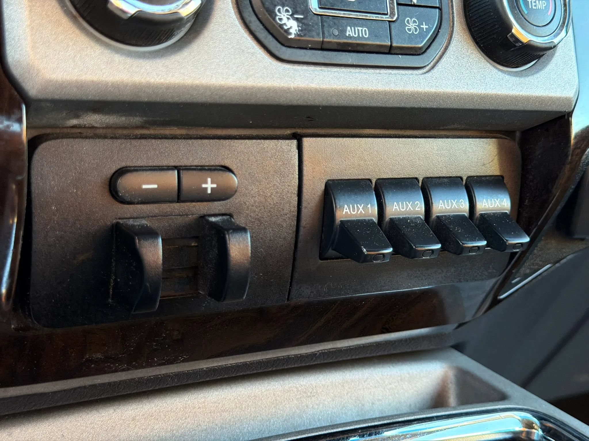 Used 2015 Ford F350 Platinum AWD/4WD image 34