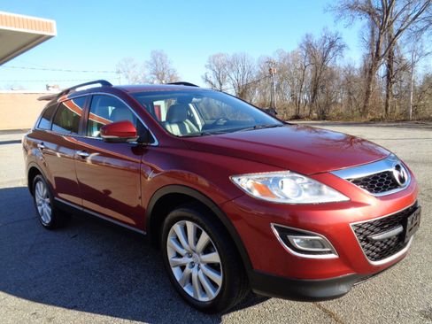 Used 2010 MAZDA CX-9 Grand Touring w/ Moonroof & Bose Audio Pkg image 3