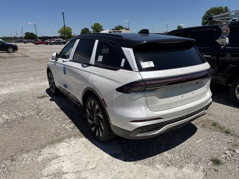 New 2026 Lincoln Nautilus Reserve w/ Jet Appearance Package AWD/4WD image 9