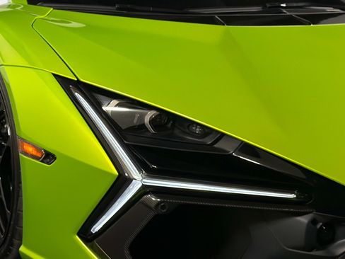 Used 2026 Lamborghini Revuelto AWD/4WD image 21