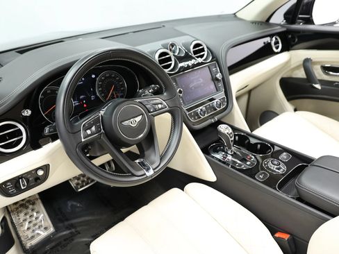 Used 2019 Bentley Bentayga AWD/4WD image 24