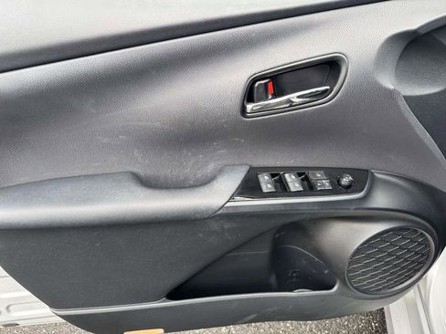 Used 2017 Toyota Prius Four Touring FWD image 19