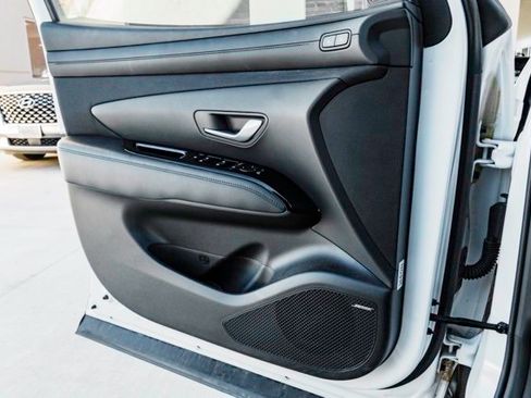 Certified 2025 Hyundai Santa Cruz Limited image 18