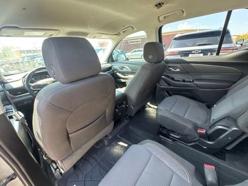 Used 2019 Chevrolet Traverse LT FWD image 24