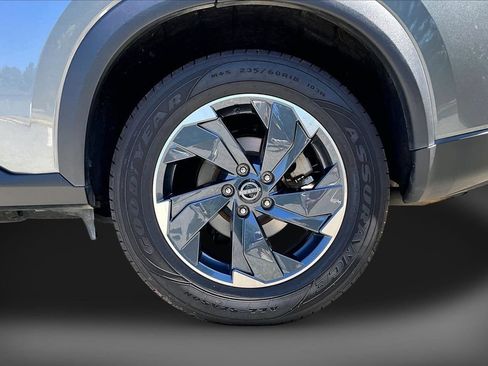 Used 2024 Nissan Rogue SV FWD image 30