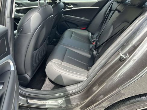 Used 2022 Genesis G70 2.0T RWD image 10