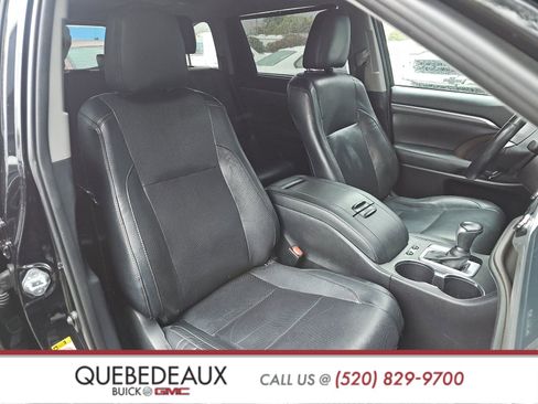 Used 2019 Toyota Highlander Limited image 14
