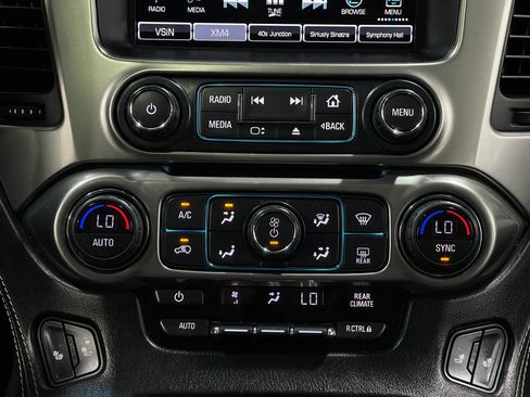Used 2018 Chevrolet Tahoe LT w/ Luxury Package AWD/4WD image 25