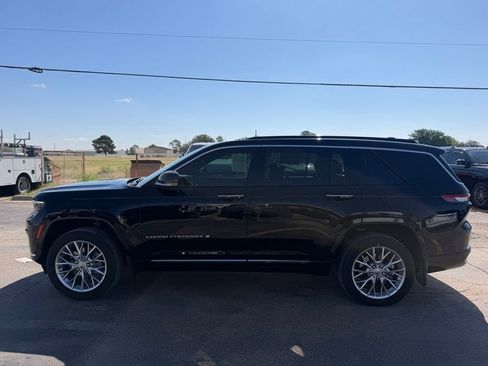 Used 2024 Jeep Grand Cherokee L Summit w/ Advanced Protech Group IV AWD/4WD image 2