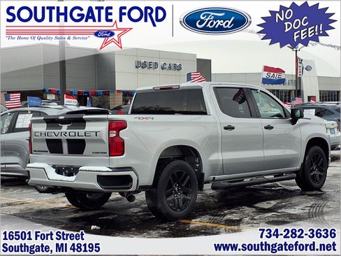 Used 2021 Chevrolet Silverado 1500 Custom w/ Rally Edition image 2