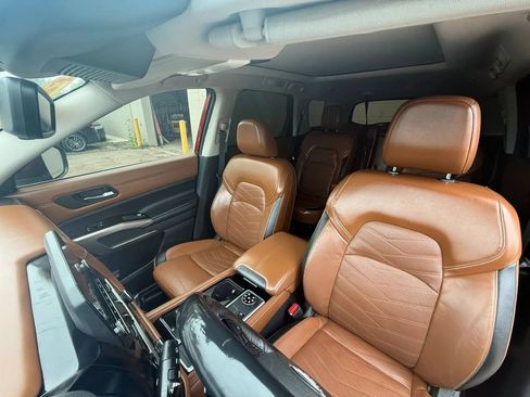 Used 2023 Nissan Pathfinder Platinum AWD/4WD image 35