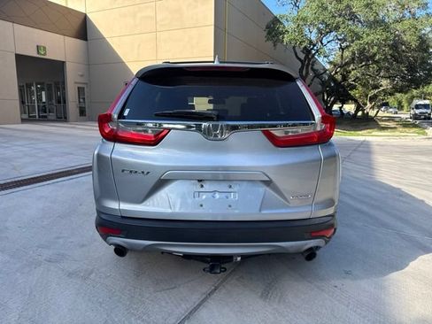 Used 2018 Honda CR-V Touring image 3