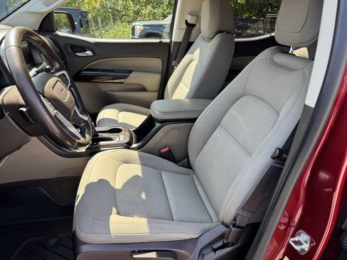 Used 2018 GMC Canyon SLE image 10