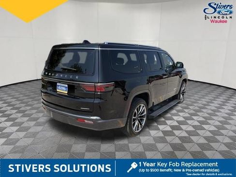 Used 2022 Jeep Wagoneer Series III w/ Premium Group I AWD/4WD image 6