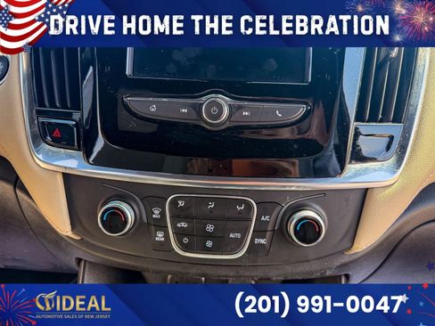 Used 2022 Chevrolet Traverse LS FWD image 31