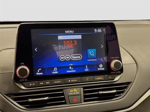 Used 2025 Nissan Altima 2.5 S FWD image 14
