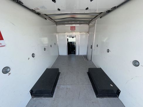 Used 2023 Ford Transit 350 DRW RWD image 19