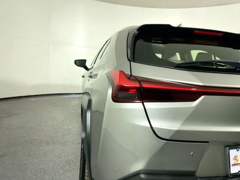 Used 2019 Lexus UX 250h image 30