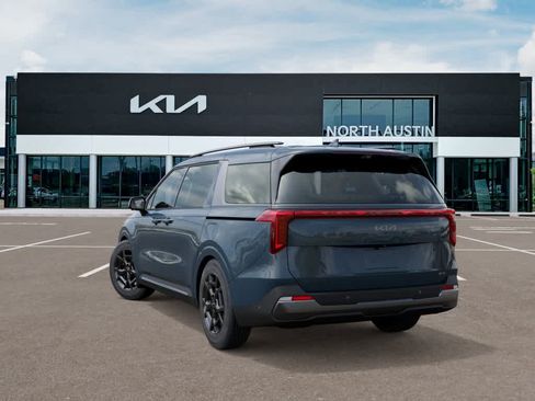 Used 2027 Kia Carnival SX Prestige FWD image 4