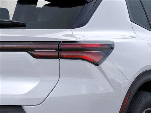 New 2026 Chevrolet Equinox EV LT image 11