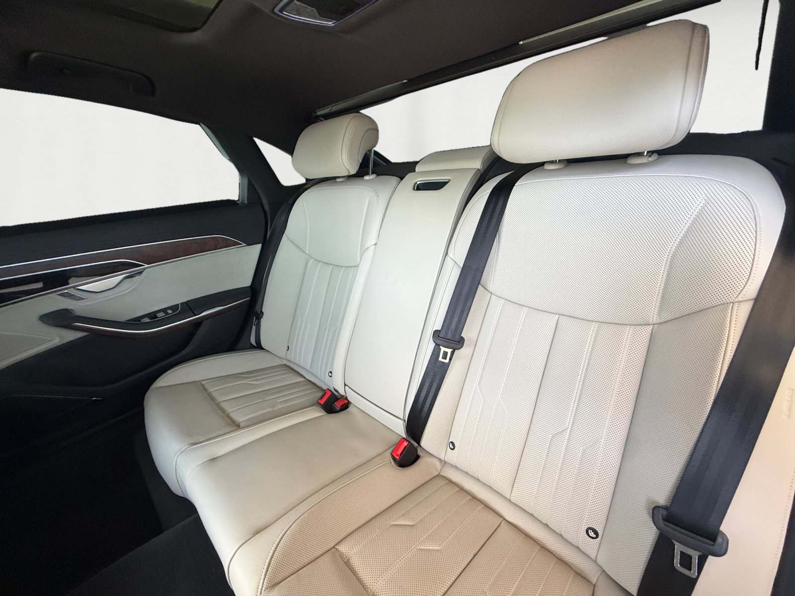Used 2024 Audi A8 L 3.0T AWD/4WD image 13