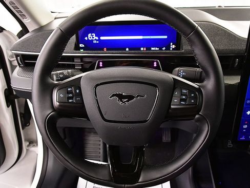 Used 2025 Ford Mustang Mach-E Premium AWD/4WD image 19