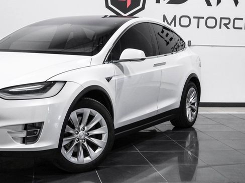 Used 2020 Tesla Model X Long Range image 10